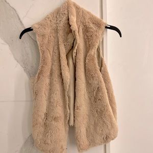 Eight sixty XS faux fur vest